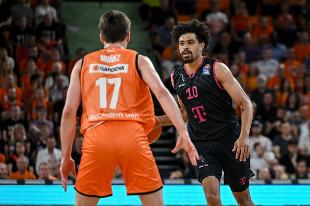 而不是在场 而不是在场